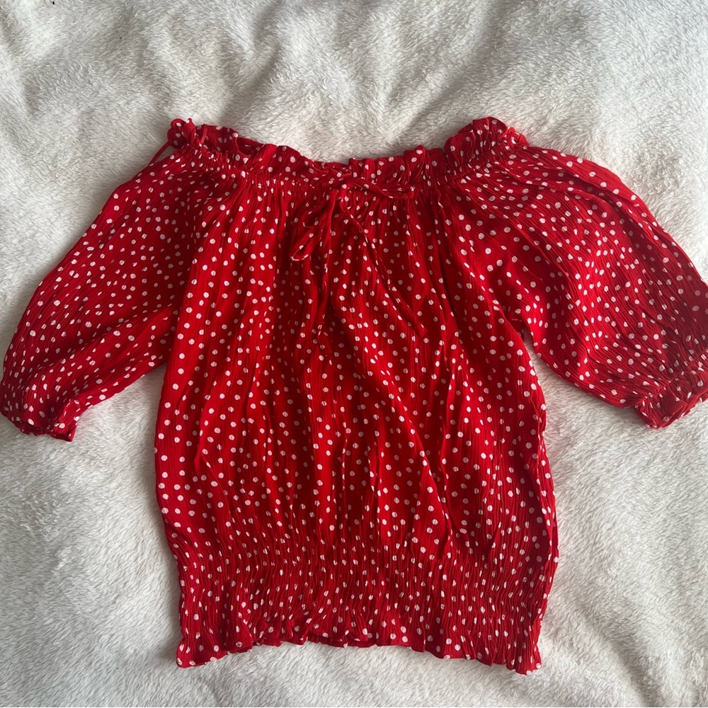 polka-dot top
